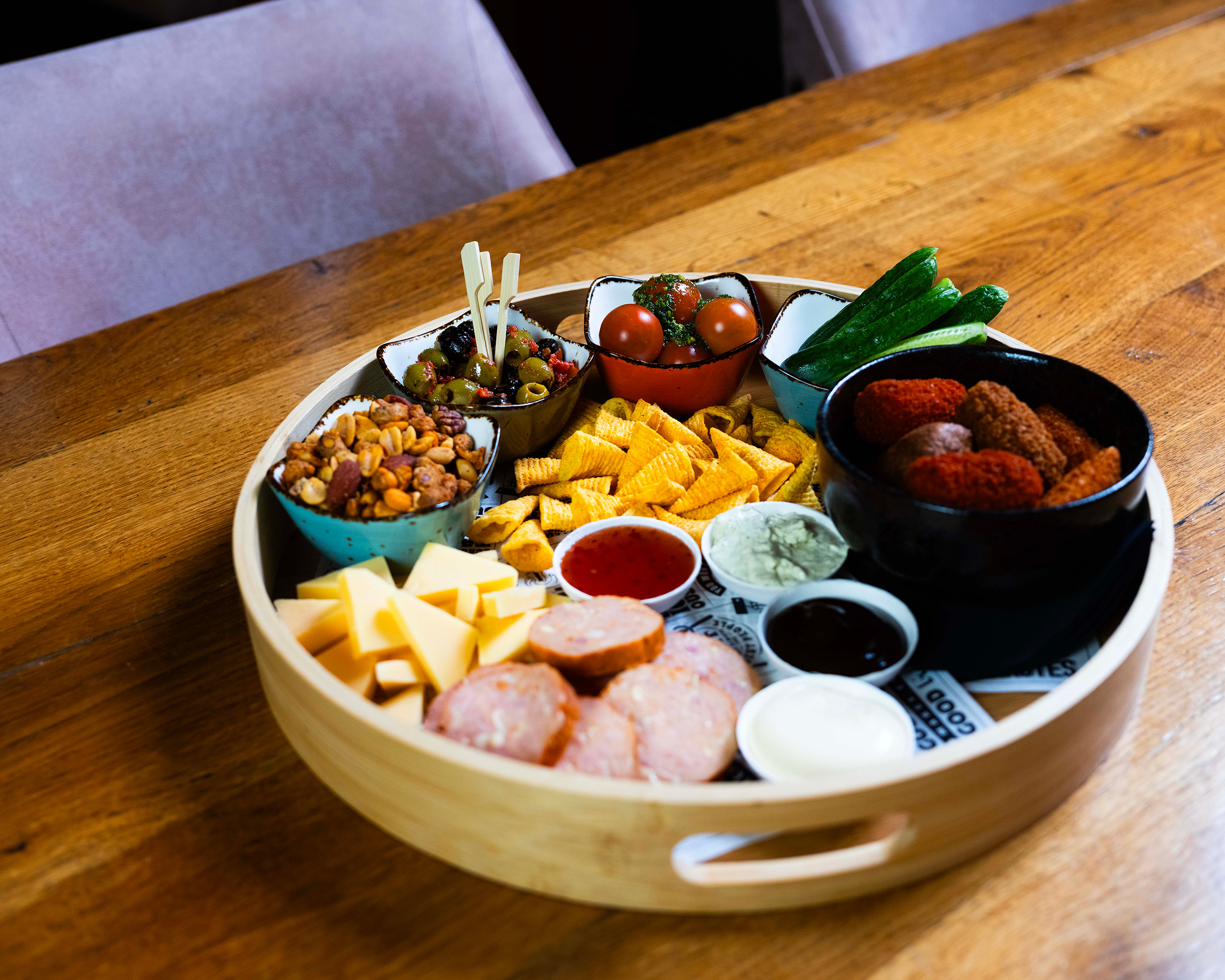 Lunch—Bittergarnituur